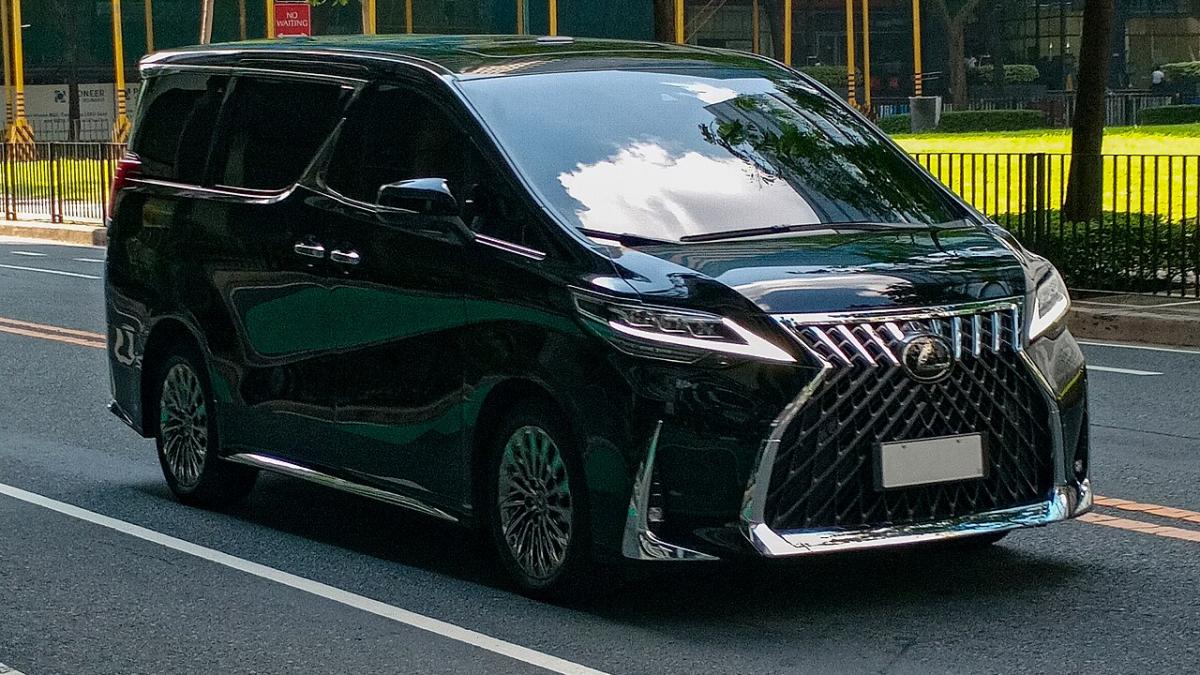 Lexus LM