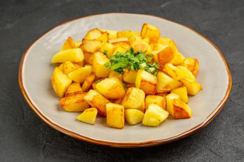 Рецепт молодой картошки в духовке с чесноком и розмарином