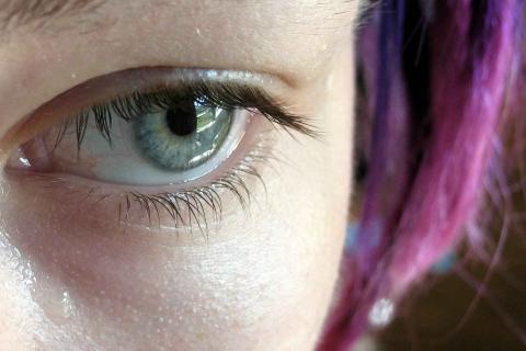 Офтальмолог Сино Гозиев рассказал, почему хроническое слезотечение может быть опасным симптомом