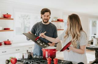 Зимой варю только такой суп: острый, сливочный и настолько сытный, что хватает миски