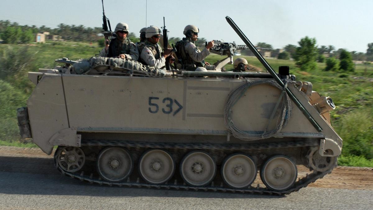 M113