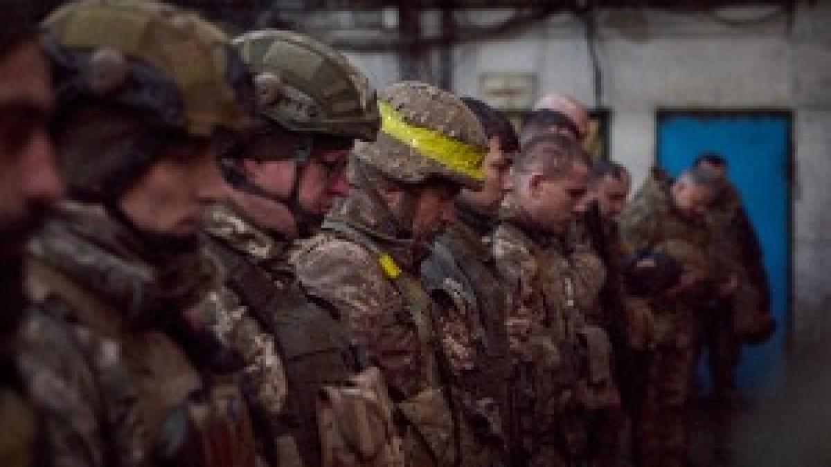 President of Ukraine met with the Ukrainian military in Bakhmut and presented state awards. (52713338828) President of Ukraine met with the Ukrainian military in Bakhmut and presented state awards. (52713338828)