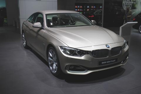 BMW возглавила рынок автокредитов на премиальные авто в России в августе — 