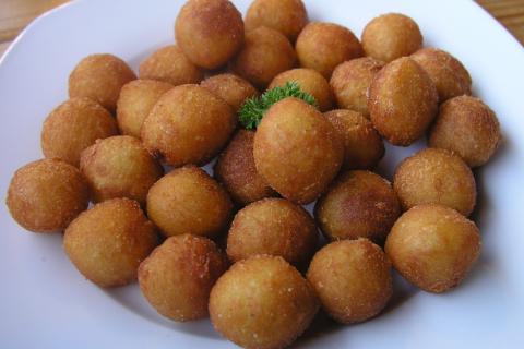 Баланс текстуры и панировки является ключевым принципом приготовления крокетов — кулинары