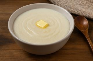 Врач-диетолог Елена Сюракшина рассказала, как правильно готовить манку, чтобы сохранить пользу