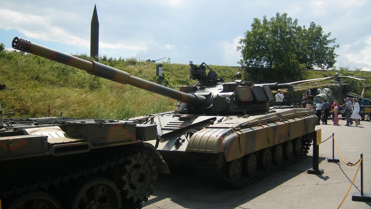 Танк Т-64, Площадка військової техніки