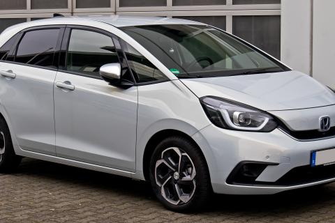 Доля праворульных автомобилей в Новосибирской области снизилась с 33% до 20%
