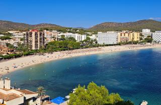 Майорка – крупнейший остров Балеарского архипелага с пляжами и природой