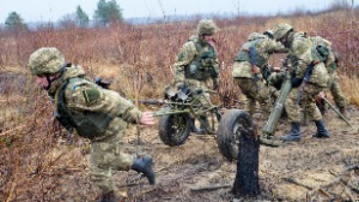 Mortar crew Ukrainian Army Mortar crew Ukrainian Army