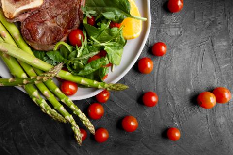 Белки и углеводы поддерживают энергию и восстановление мышц — диетологи