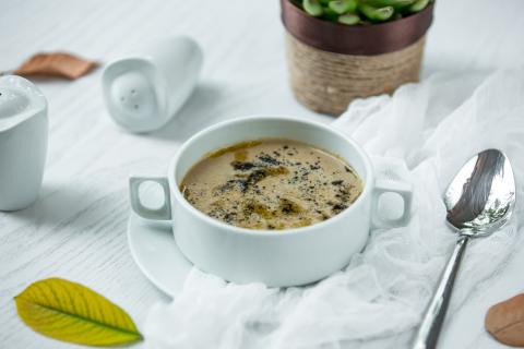 Регулярное употребление супа минестроне связано с более низким биологическим возрастом — исследователь Буэттнер