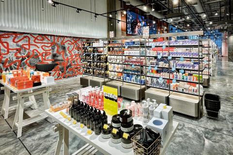 Мошенники выманивают деньги через фальшивые подарки парфюма – РИА Новости