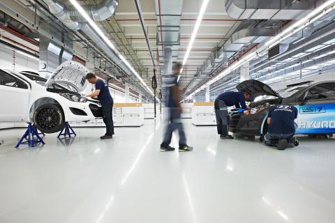 Снятие защитного пластика с кузова автомобиля уменьшает риск коррозии