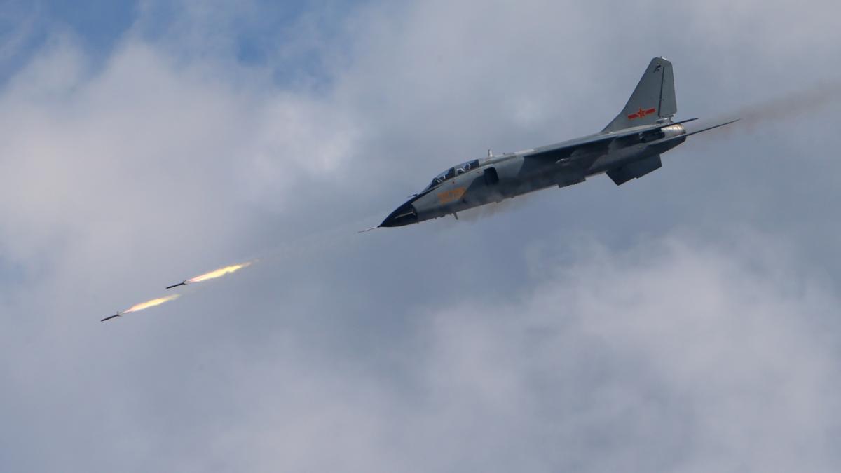 Китайский истребитель-бомбардировщик Xian JH-7