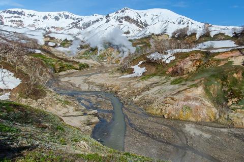 Циклон с ураганным ветром и дождями продолжает воздействовать на Камчатку — МЧС
