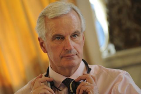 Премьер Франции прибыл в Елисейский дворец подавать прошение об оставке