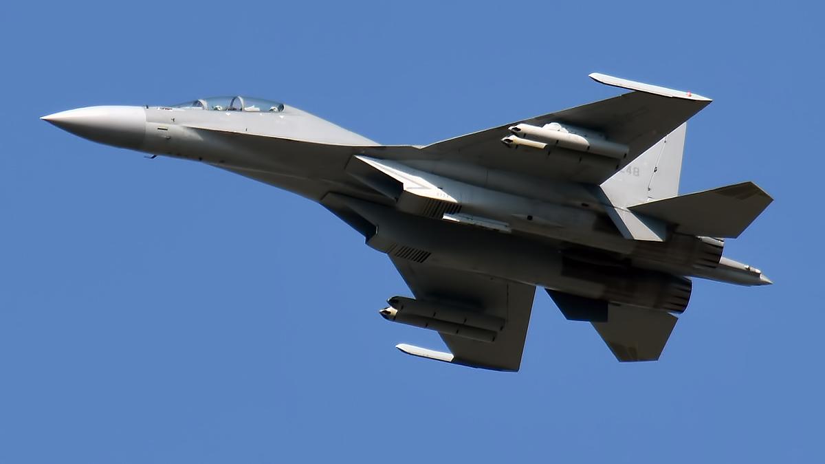 Истребитель J-16