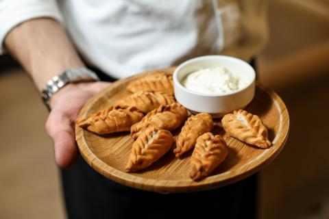 Как приготовить мини-пирожки с мясом за 3 часа — рекомендации кулинаров