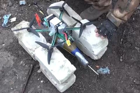 FPV-дроны ВС РФ поразили технику на правобережье Днепра - Минобороны России