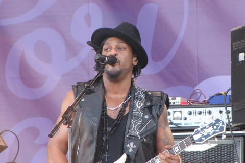 Музыкант D’Angelo умер в возрасте 51 года после борьбы с раком поджелудочной железы