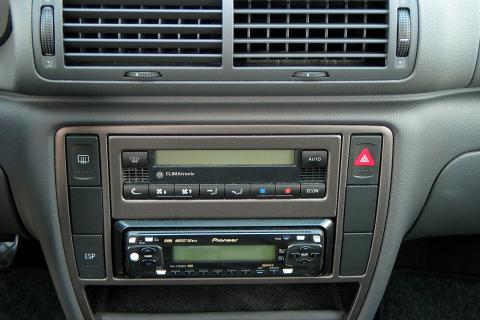 Вставил флешку в магнитолу — и тишина: вот как я решил проблему за пару минут