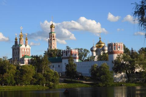 Новодевичий монастырь в Москве: история, архитектура и судьбы царских особ