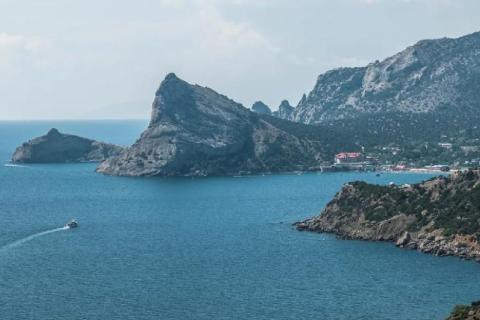 94% туристов повторно выбирают отдых в Крыму — глава комитета Тихончук