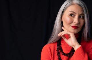 Регулярные масляные маски уменьшают выраженность седины — стилисты