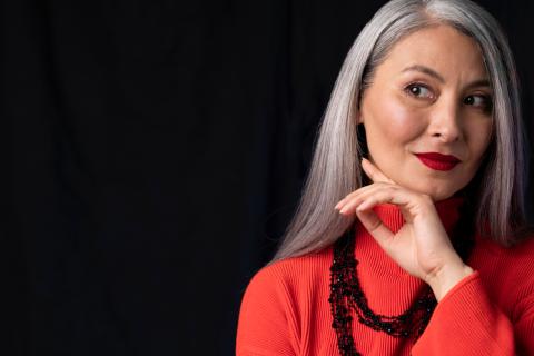 Регулярные масляные маски уменьшают выраженность седины — стилисты