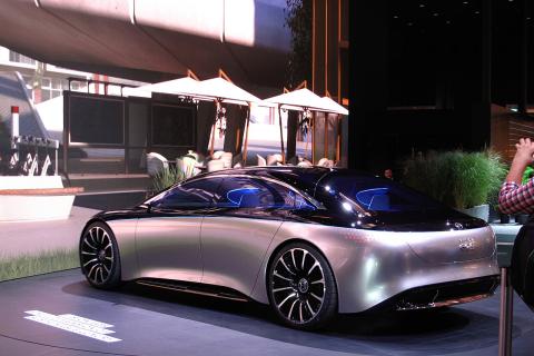 Mercedes-Benz EQS 2025 установил рекорд запаса хода 1205 км — данные компании