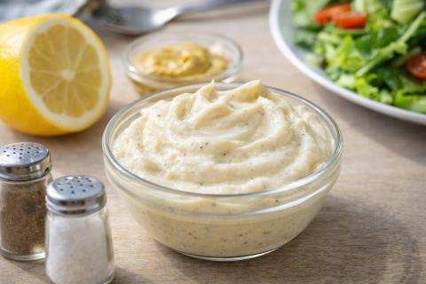 Тайный ингредиент домашнего майонеза: как температура и порядок влияют на успех соуса