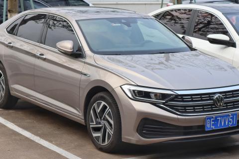 Volkswagen представил в Китае седан Sagitar L 2026 года за 114,9 тыс. юаней