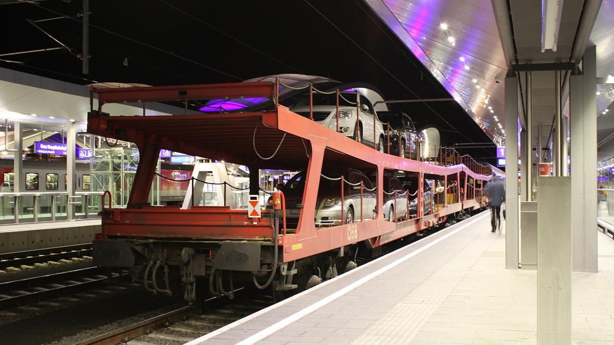 13 OEBB DDm Graz Hbf 030316 EN464