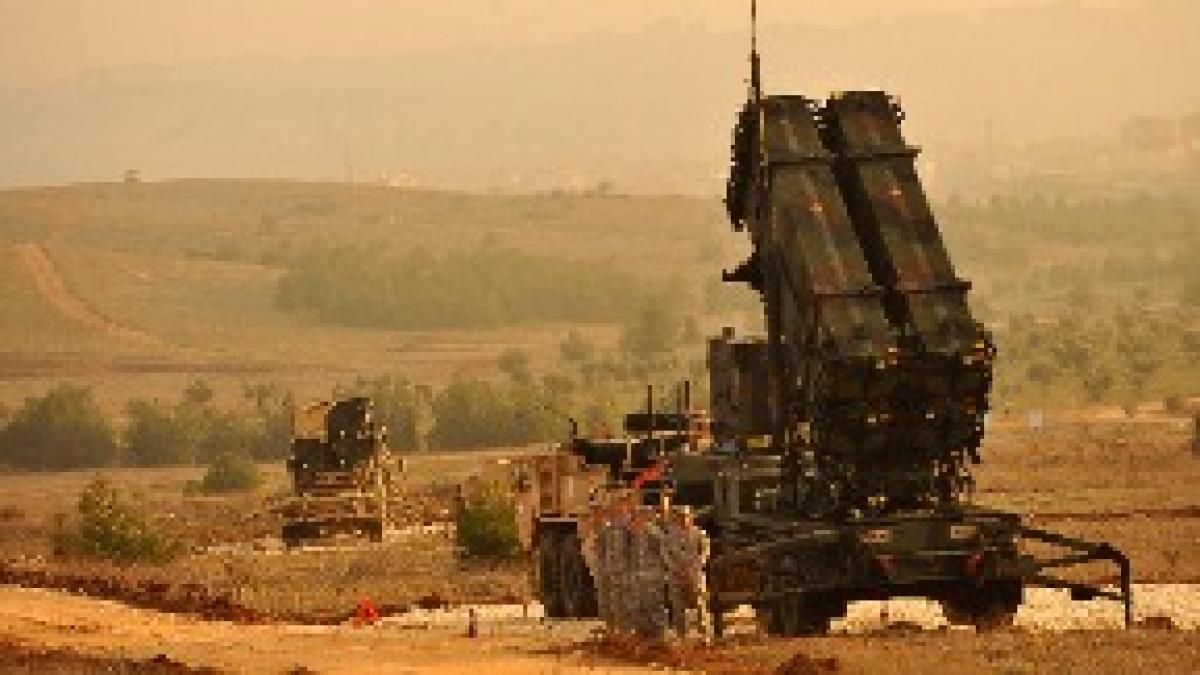 U-s-service-members-stand-by-a-patriot-missile-battery-in-gaziantep-turkey U-s-service-members-stand-by-a-patriot-missile-battery-in-gaziantep-turkey