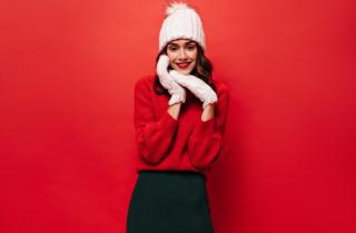 Начинать носить шапку нужно уже при +5 °C из-за быстрой теплопотери — терапевты