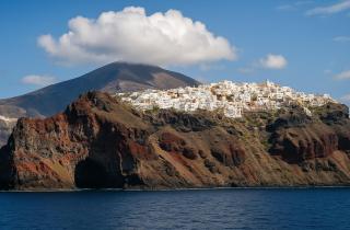Пульсирующее движение магмы вызвало серию землетрясений на Санторини — Дмитрий Лебедев