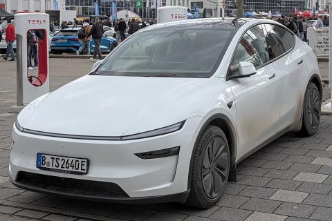 Tesla отзывает 1962 праворульных Model Y в Японии из-за сбоя системы стеклоподъёмников