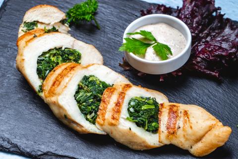 Как приготовить куриный рулет с сыром — подробная инструкция