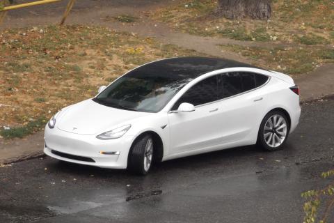 Продажи Tesla в Японии выросли на 87% и почти сравнялись с Nissan Leaf в 2025 году