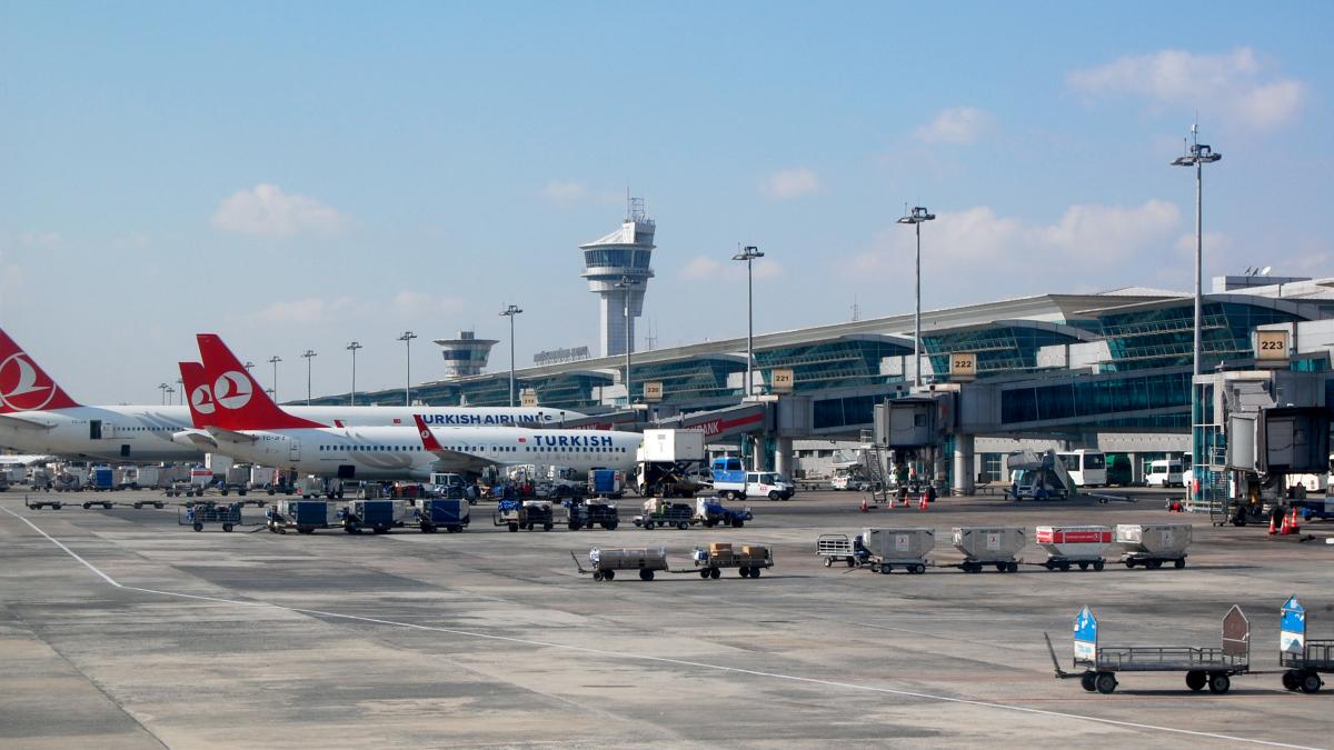 Аэропорт в Стамбуле Аэропорт в Стамбуле