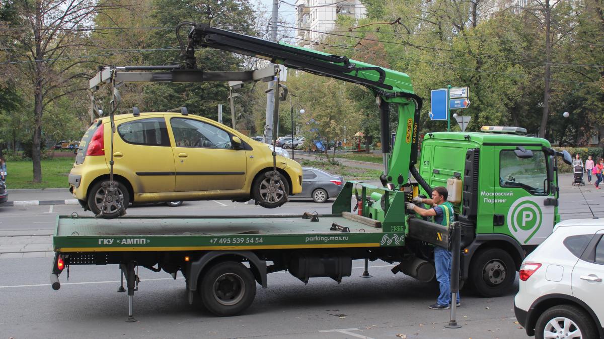 Tow truck in Moscow 07