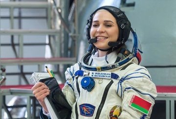 Первая женщина-космонавт в истории современной Беларуси вернулась на родину