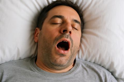 Храп, дыхание ртом и скрежет зубами разрушают здоровье во сне — Марк Бурхенн