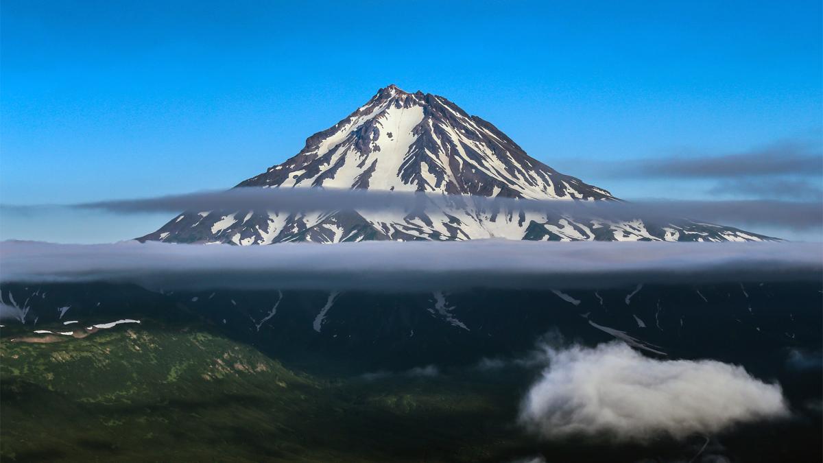 Вилючинский вулкан. Фото с борта Ми-8. Камчатка (52739702536)