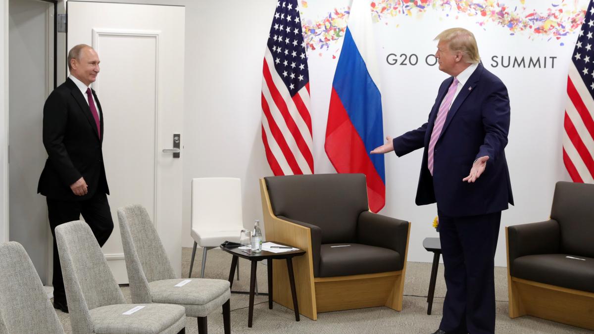 Vladimir Putin and Donald Trump (2019-06-28) 01 Vladimir Putin and Donald Trump (2019-06-28) 01
