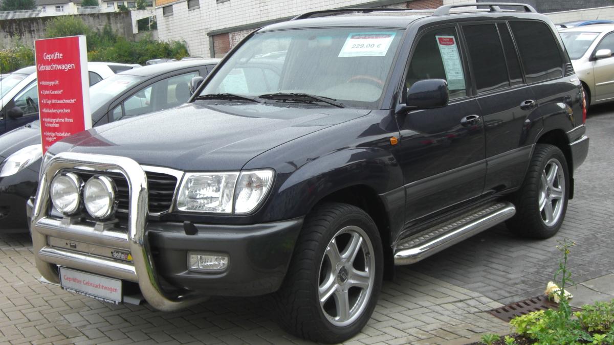 Toyota Land Cruiser 100 Toyota Land Cruiser 100