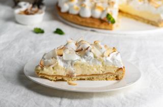 Это вам не обычный десерт: торт с печеньем савоярди и клубникой готов за час — жаль, раньше не знал