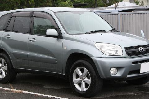 Эксперт: подержанная Toyota RAV4 почти не ломается — данные страховой подтверждают