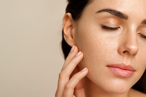 Пигментные пятна возникают при дефиците B12, считают дерматоли