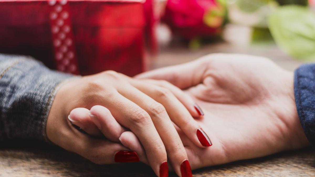 Красный маникюр